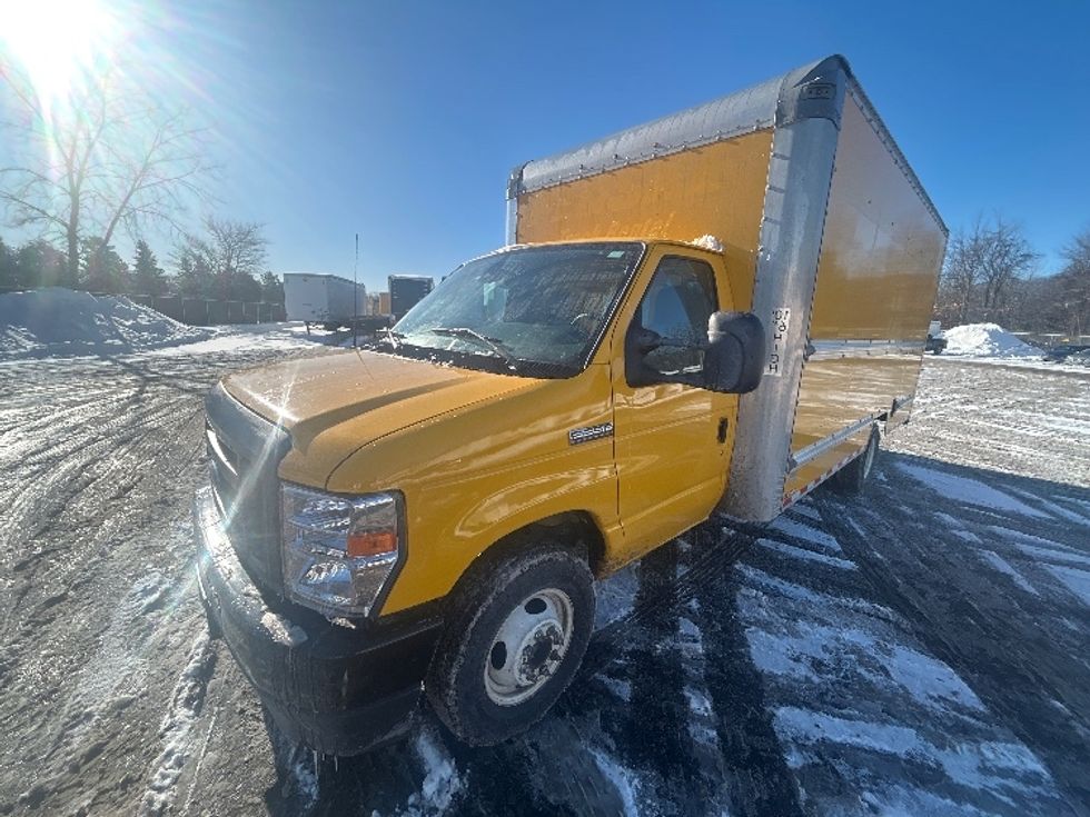 Light Duty Box Truck-Light and Medium Duty Trucks-Ford-2022-E350-Erie-PA-107,599\n\t\tmiles-$ 26,250 - Image 3
