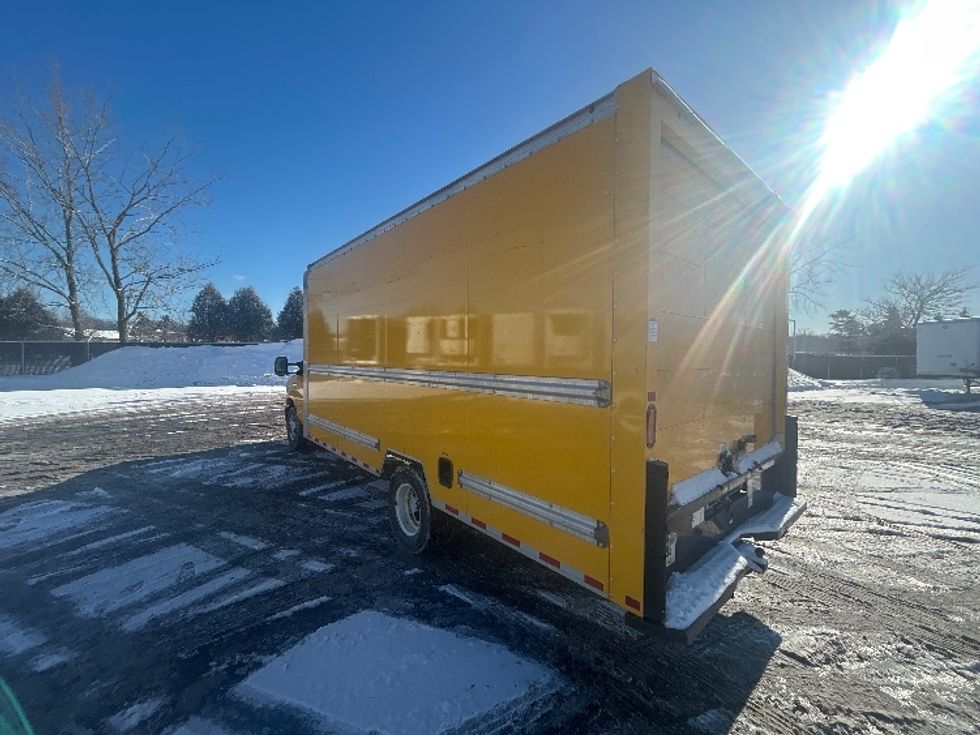 Light Duty Box Truck-Light and Medium Duty Trucks-Ford-2022-E350-Erie-PA-107,599\n\t\tmiles-$ 26,250 - Image 6