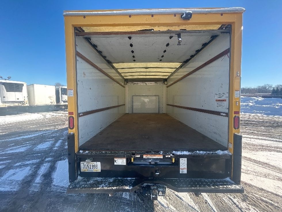 Light Duty Box Truck-Light and Medium Duty Trucks-Ford-2022-E350-Erie-PA-107,599\n\t\tmiles-$ 26,250 - Image 8
