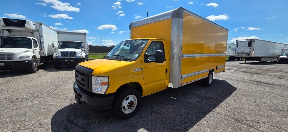 Light Duty Box Truck-Light and Medium Duty Trucks-Ford-2022-E350-Erie-PA-107,633\n\t\tmiles-$ 25,250 - Image 1