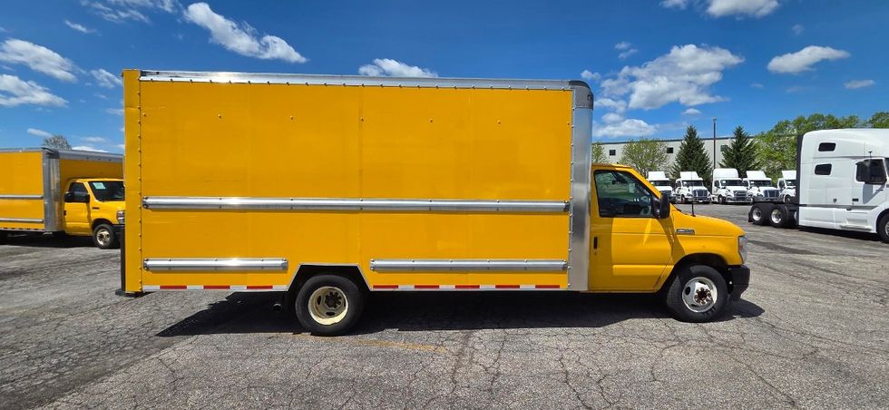 Light Duty Box Truck-Light and Medium Duty Trucks-Ford-2022-E350-Erie-PA-107,633\n\t\tmiles-$ 25,250 - Image 8