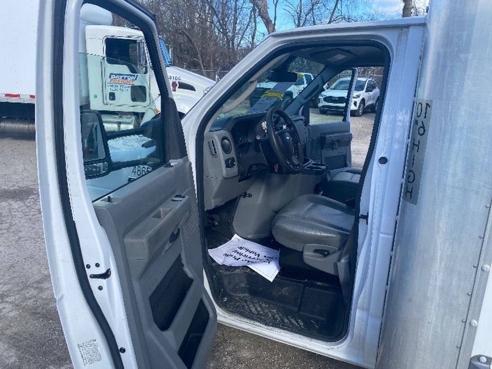 Light Duty Box Truck-Light and Medium Duty Trucks-Ford-2022-E350-Erlanger-KY-99,173\n\t\tmiles-$ 30,000 - Image 16