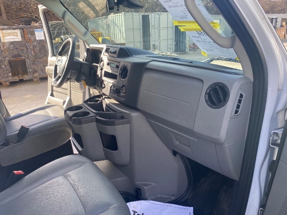 Light Duty Box Truck-Light and Medium Duty Trucks-Ford-2022-E350-Erlanger-KY-99,173\n\t\tmiles-$ 30,000 - Image 21