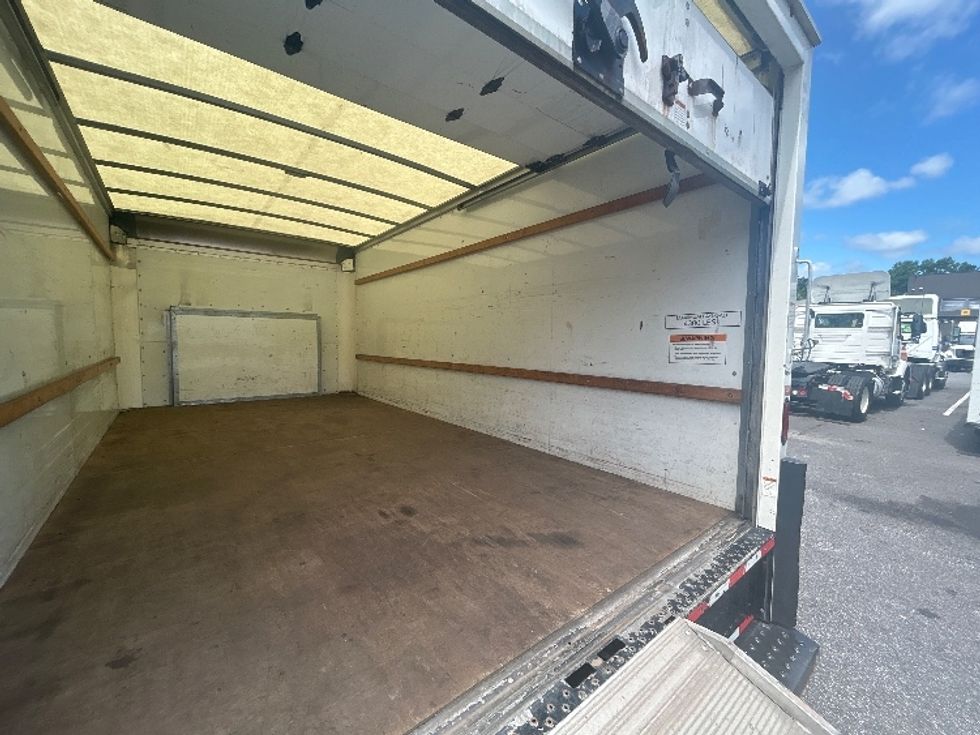 Light Duty Box Truck-Light and Medium Duty Trucks-Ford-2022-E350-Essex-MD-90,551\n\t\tmiles-$ 30,250 - Image 12
