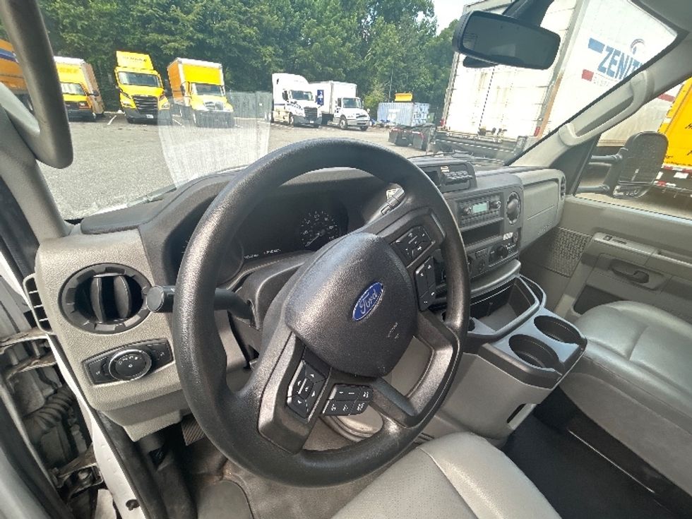 Light Duty Box Truck-Light and Medium Duty Trucks-Ford-2022-E350-Essex-MD-90,551\n\t\tmiles-$ 30,250 - Image 17