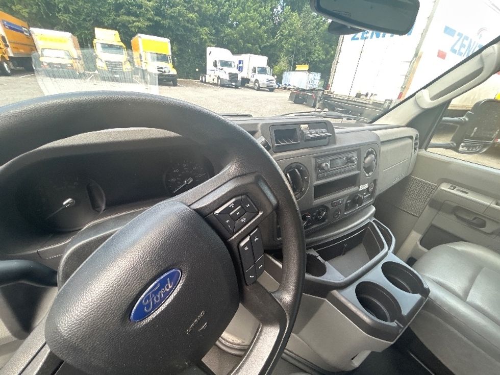 Light Duty Box Truck-Light and Medium Duty Trucks-Ford-2022-E350-Essex-MD-90,551\n\t\tmiles-$ 30,250 - Image 18