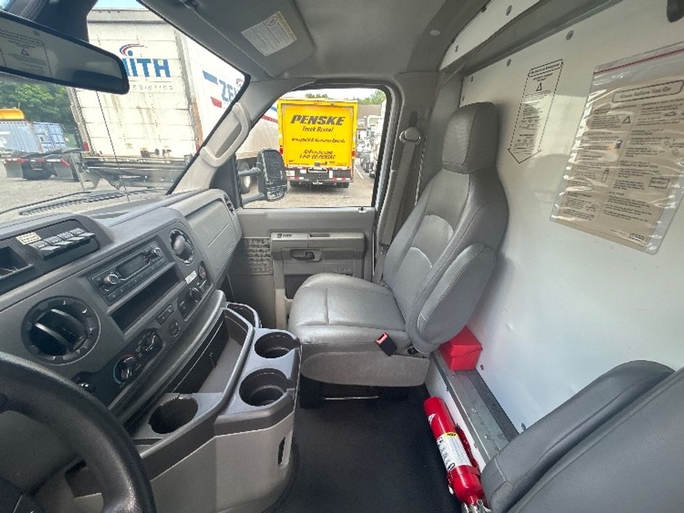Light Duty Box Truck-Light and Medium Duty Trucks-Ford-2022-E350-Essex-MD-90,551\n\t\tmiles-$ 30,250 - Image 19