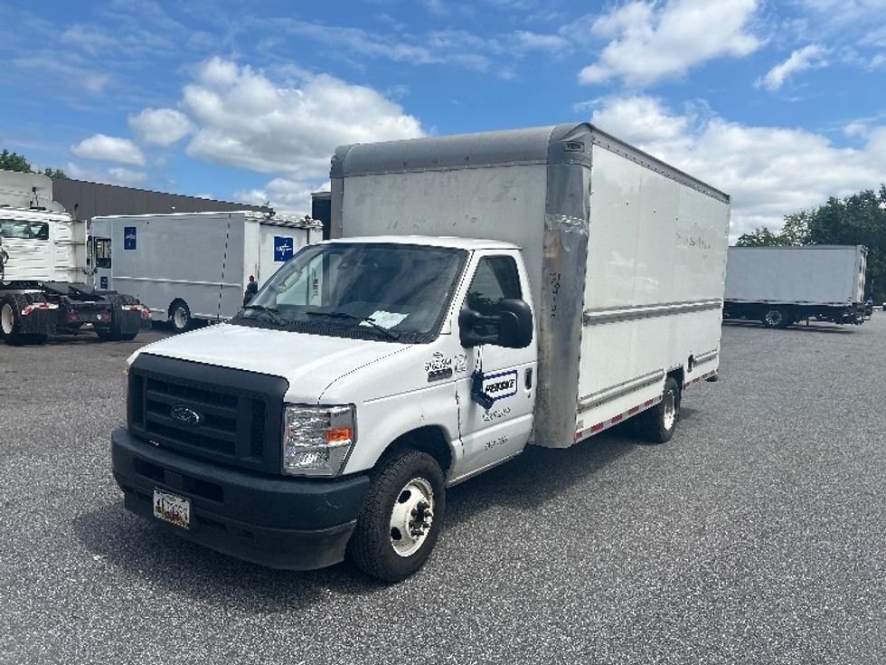 Light Duty Box Truck-Light and Medium Duty Trucks-Ford-2022-E350-Essex-MD-90,551\n\t\tmiles-$ 30,250 - Image 3