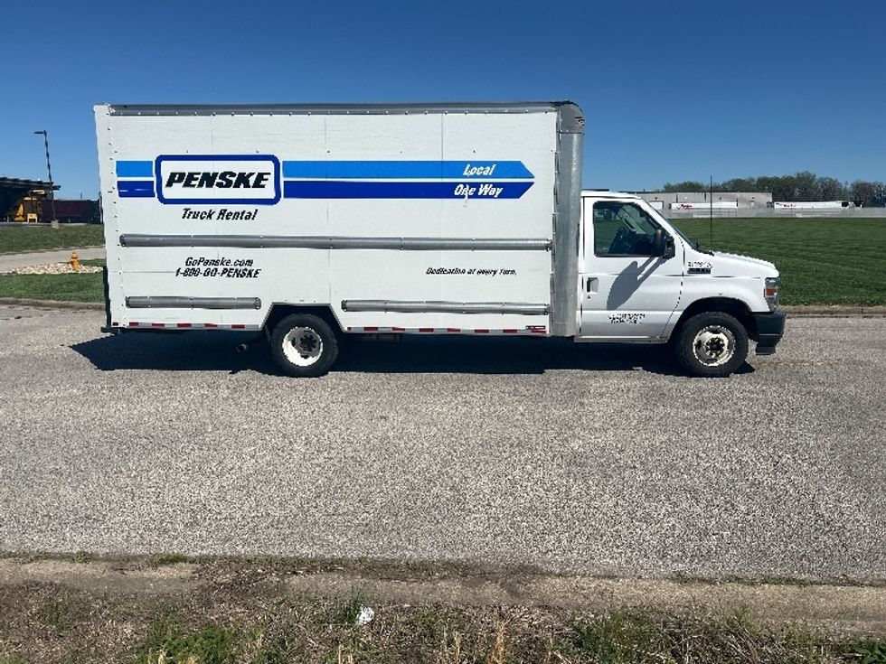 Light Duty Box Truck-Light and Medium Duty Trucks-Ford-2022-E350-Evansville-IN-100,790\n\t\tmiles-$ 29,250 - Image 15