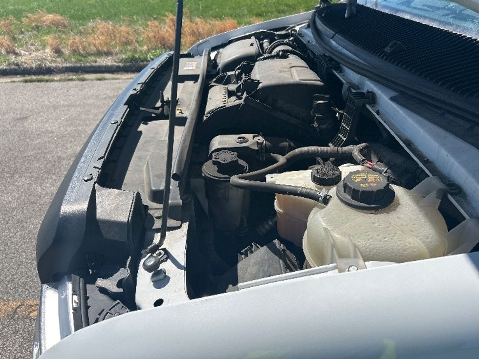 Light Duty Box Truck-Light and Medium Duty Trucks-Ford-2022-E350-Evansville-IN-100,790\n\t\tmiles-$ 29,250 - Image 24