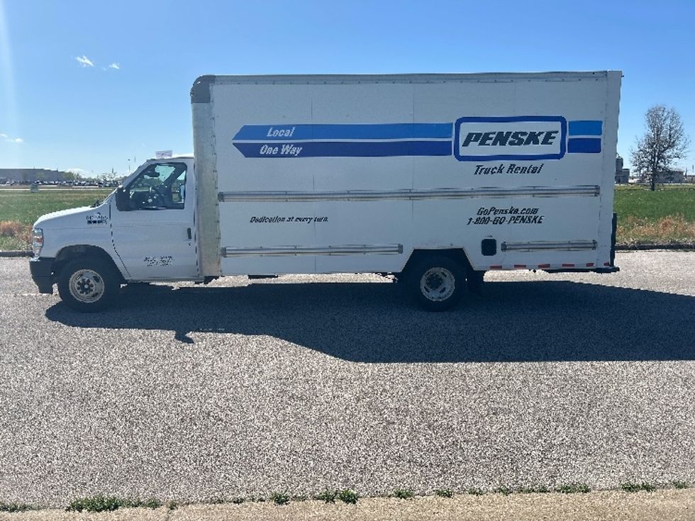 Light Duty Box Truck-Light and Medium Duty Trucks-Ford-2022-E350-Evansville-IN-100,790\n\t\tmiles-$ 29,250 - Image 4