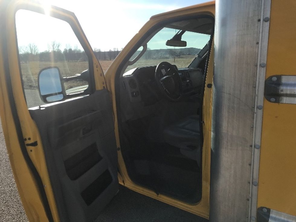 Light Duty Box Truck-Light and Medium Duty Trucks-Ford-2022-E350-Evansville-IN-104,468\n\t\tmiles-$ 26,500 - Image 16