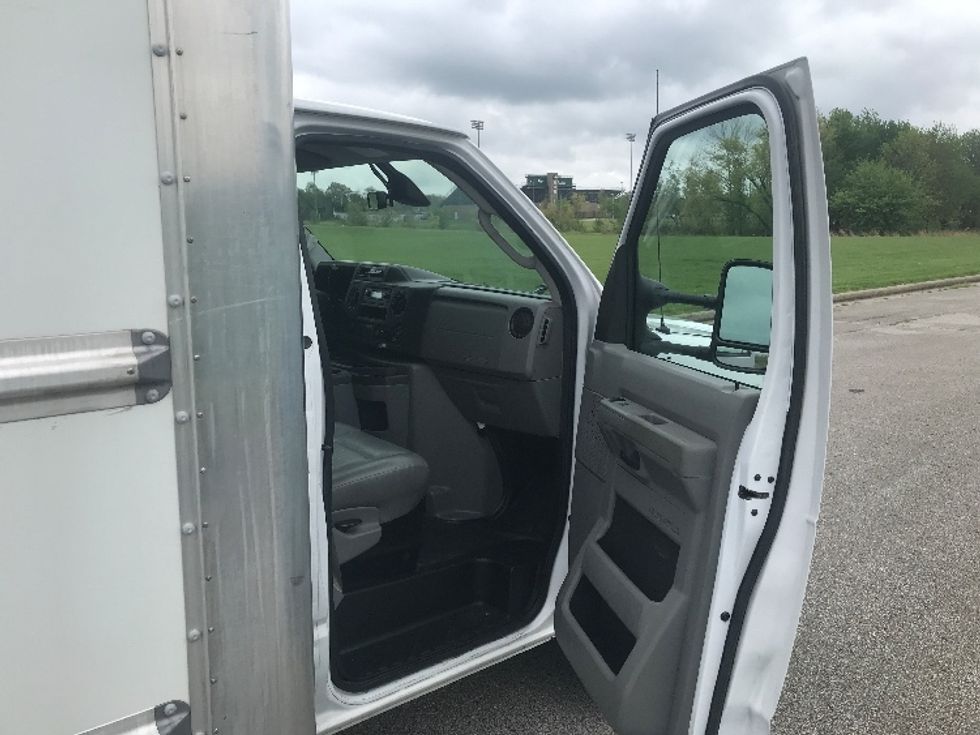 Light Duty Box Truck-Light and Medium Duty Trucks-Ford-2022-E350-Evansville-IN-87,193\n\t\tmiles-$ 32,000 - Image 20