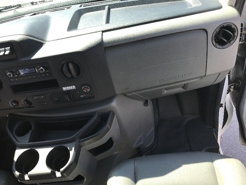 Light Duty Box Truck-Light and Medium Duty Trucks-Ford-2022-E350-Evansville-IN-98,897\n\t\tmiles-$ 30,000 - Image 21
