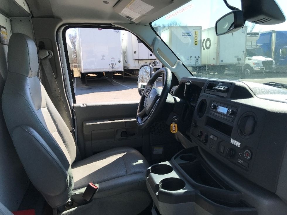 Light Duty Box Truck-Light and Medium Duty Trucks-Ford-2022-E350-Evansville-IN-98,897\n\t\tmiles-$ 30,000 - Image 22