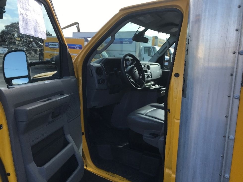 Light Duty Box Truck-Light and Medium Duty Trucks-Ford-2022-E350-Everett-WA-109,786\n\t\tmiles-$ 25,250 - Image 16