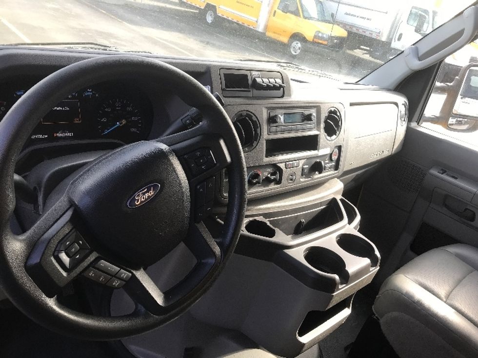 Light Duty Box Truck-Light and Medium Duty Trucks-Ford-2022-E350-Everett-WA-109,786\n\t\tmiles-$ 25,250 - Image 18