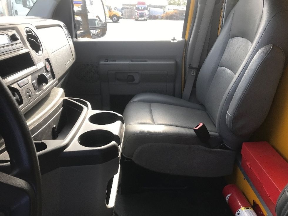 Light Duty Box Truck-Light and Medium Duty Trucks-Ford-2022-E350-Everett-WA-109,786\n\t\tmiles-$ 25,250 - Image 19