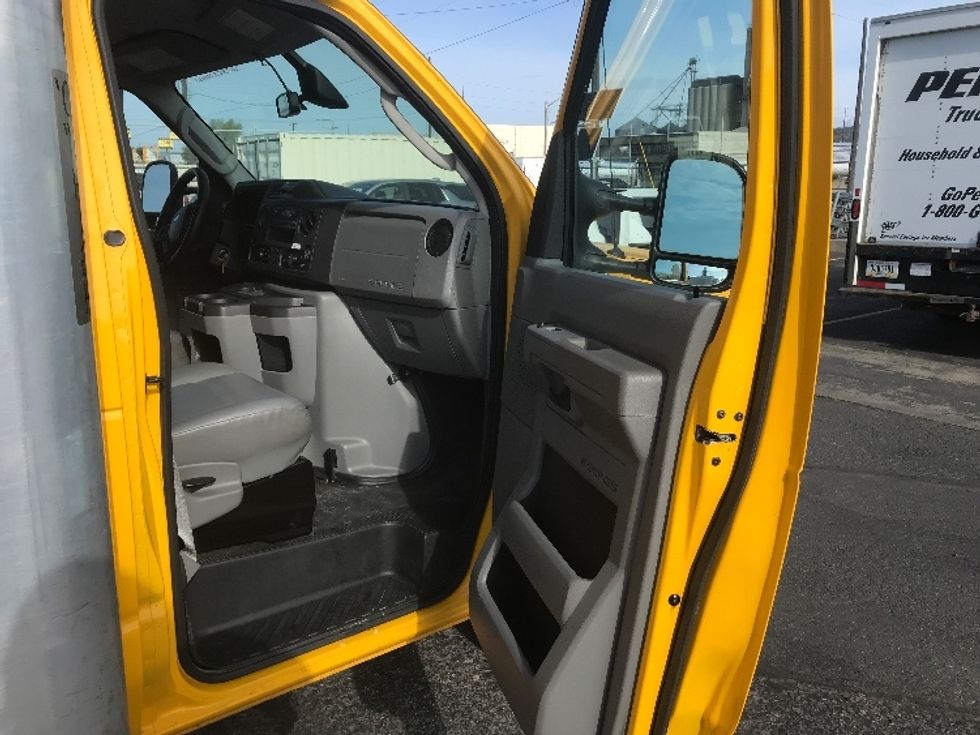 Light Duty Box Truck-Light and Medium Duty Trucks-Ford-2022-E350-Everett-WA-109,786\n\t\tmiles-$ 25,250 - Image 20