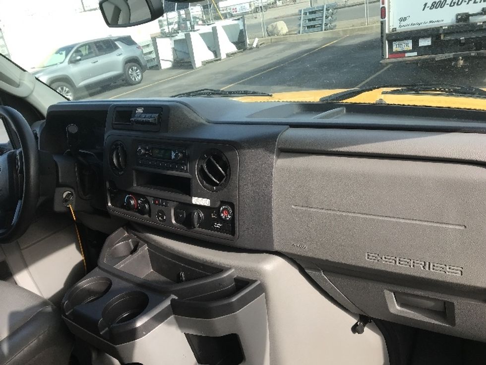 Light Duty Box Truck-Light and Medium Duty Trucks-Ford-2022-E350-Everett-WA-109,786\n\t\tmiles-$ 25,250 - Image 21