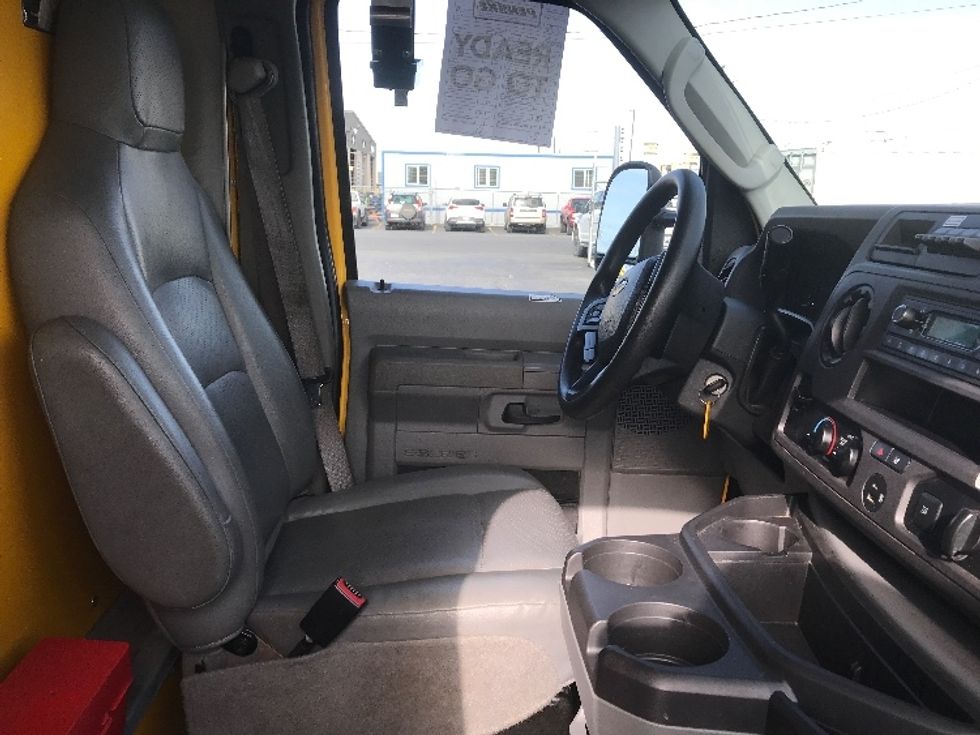 Light Duty Box Truck-Light and Medium Duty Trucks-Ford-2022-E350-Everett-WA-109,786\n\t\tmiles-$ 25,250 - Image 22