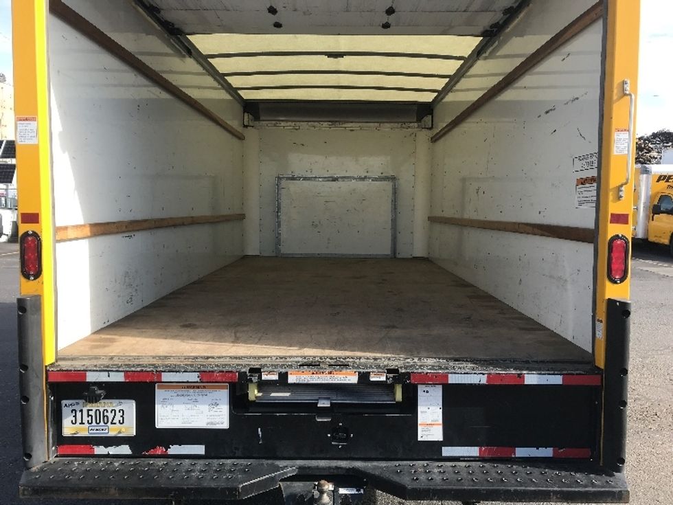 Light Duty Box Truck-Light and Medium Duty Trucks-Ford-2022-E350-Everett-WA-109,786\n\t\tmiles-$ 25,250 - Image 9