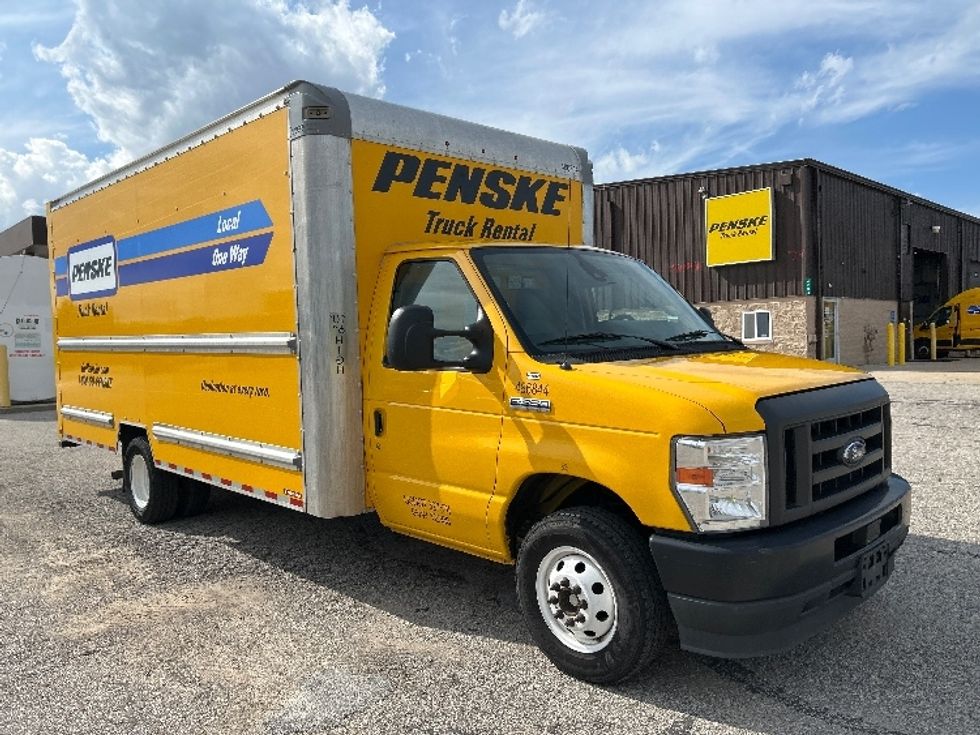 Light Duty Box Truck-Light and Medium Duty Trucks-Ford-2022-E350-Everett-WA-163,936\n\t\tmiles-$ 16,750 - Image 1