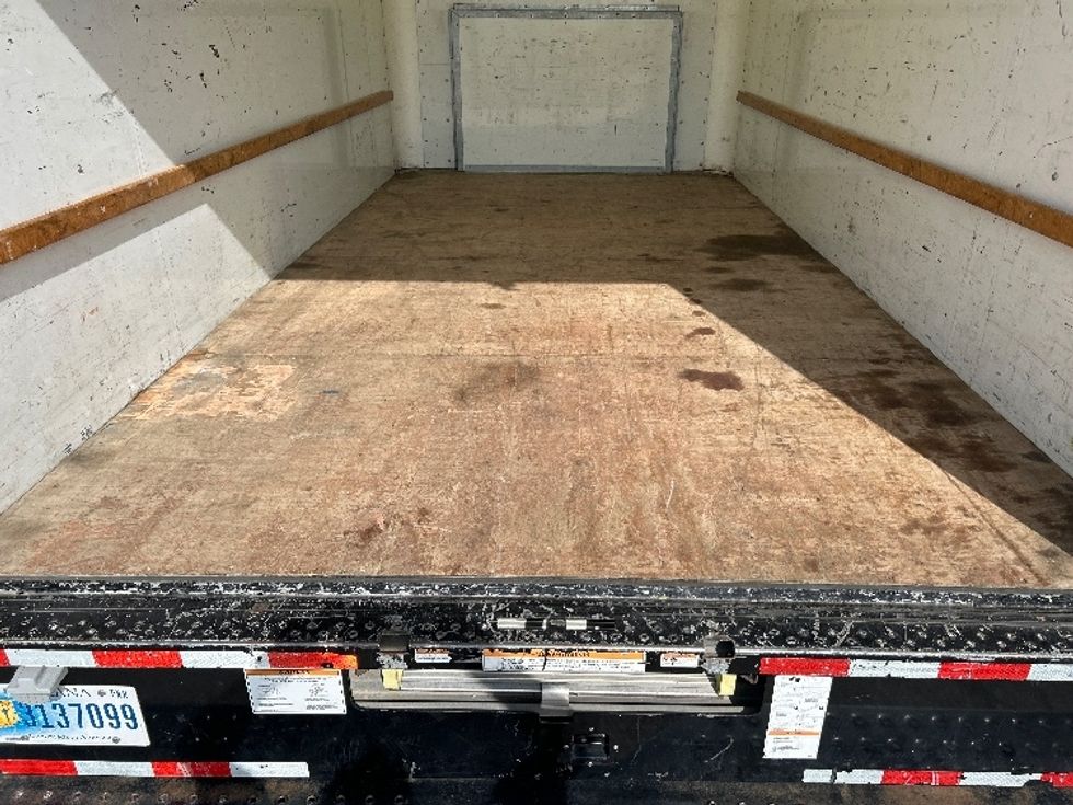 Light Duty Box Truck-Light and Medium Duty Trucks-Ford-2022-E350-Everett-WA-163,936\n\t\tmiles-$ 16,750 - Image 10