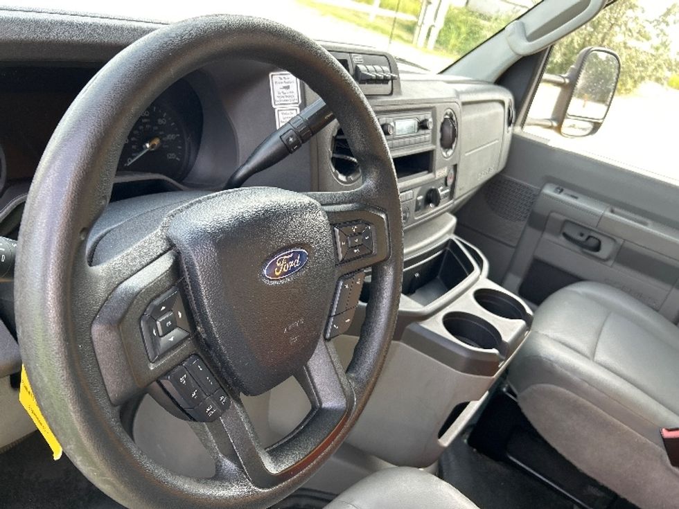 Light Duty Box Truck-Light and Medium Duty Trucks-Ford-2022-E350-Everett-WA-163,936\n\t\tmiles-$ 16,750 - Image 18