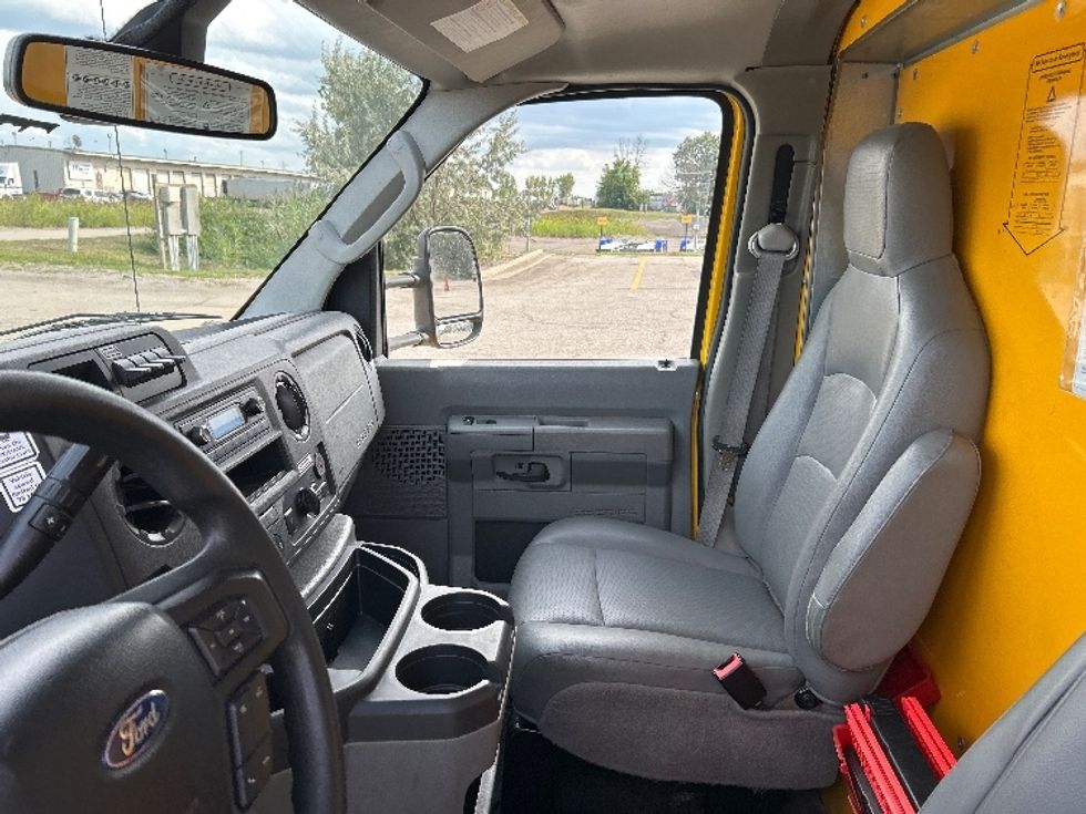 Light Duty Box Truck-Light and Medium Duty Trucks-Ford-2022-E350-Everett-WA-163,936\n\t\tmiles-$ 16,750 - Image 19