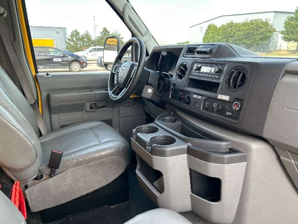 Light Duty Box Truck-Light and Medium Duty Trucks-Ford-2022-E350-Everett-WA-163,936\n\t\tmiles-$ 16,750 - Image 22