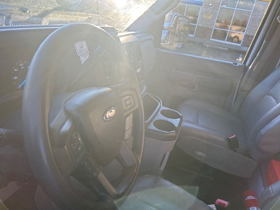 Light Duty Box Truck-Light and Medium Duty Trucks-Ford-2022-E350-Fitchburg-MA-109,916\n\t\tmiles-$ 27,500 - Image 17