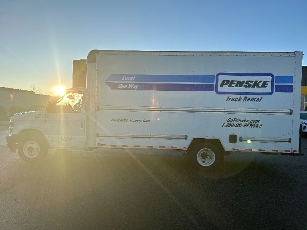 Light Duty Box Truck-Light and Medium Duty Trucks-Ford-2022-E350-Fitchburg-MA-109,916\n\t\tmiles-$ 27,500 - Image 4