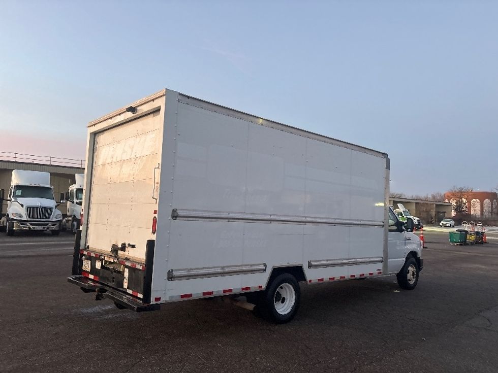 Light Duty Box Truck-Light and Medium Duty Trucks-Ford-2022-E350-Flint-MI-104,347\n\t\tmiles-$ 29,750 - Image 12
