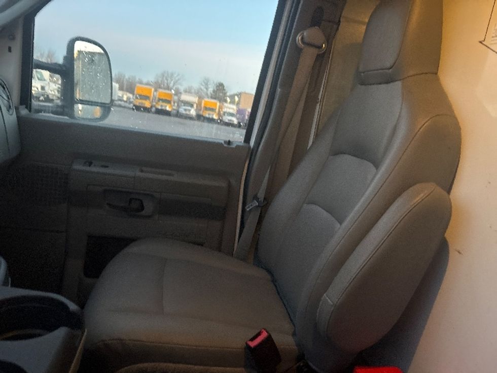 Light Duty Box Truck-Light and Medium Duty Trucks-Ford-2022-E350-Flint-MI-104,347\n\t\tmiles-$ 29,750 - Image 18