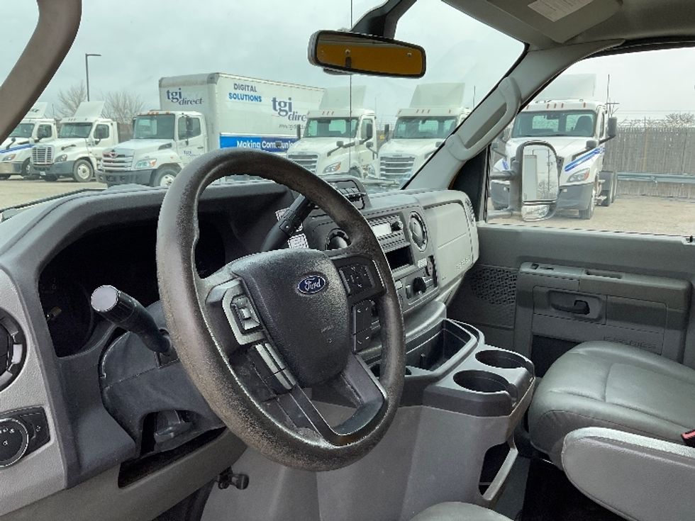Light Duty Box Truck-Light and Medium Duty Trucks-Ford-2022-E350-Flint-MI-87,428\n\t\tmiles-$ 28,500 - Image 16
