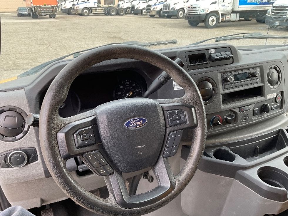 Light Duty Box Truck-Light and Medium Duty Trucks-Ford-2022-E350-Flint-MI-87,428\n\t\tmiles-$ 28,500 - Image 17