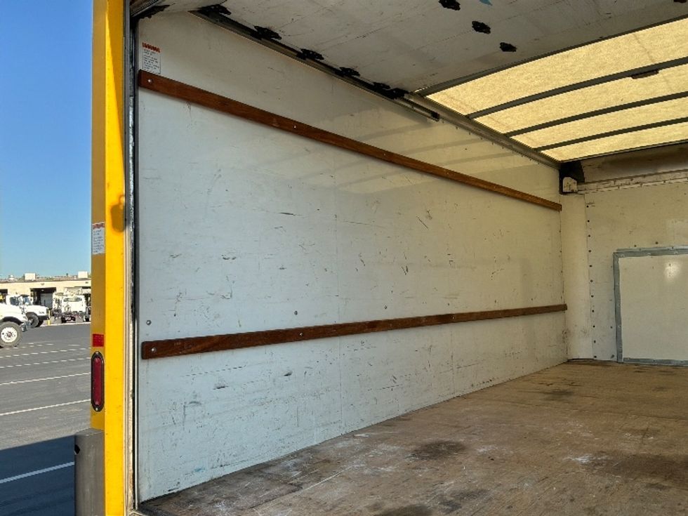 Light Duty Box Truck-Light and Medium Duty Trucks-Ford-2022-E350-Fontana-CA-102,748\n\t\tmiles-$ 27,000 - Image 11
