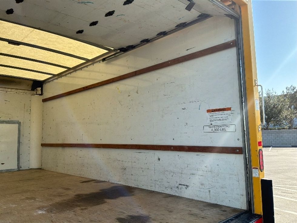 Light Duty Box Truck-Light and Medium Duty Trucks-Ford-2022-E350-Fontana-CA-102,748\n\t\tmiles-$ 27,000 - Image 12