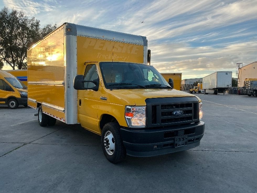 Light Duty Box Truck-Light and Medium Duty Trucks-Ford-2022-E350-Fontana-CA-103,023\n\t\tmiles-$ 28,750 - Image 1