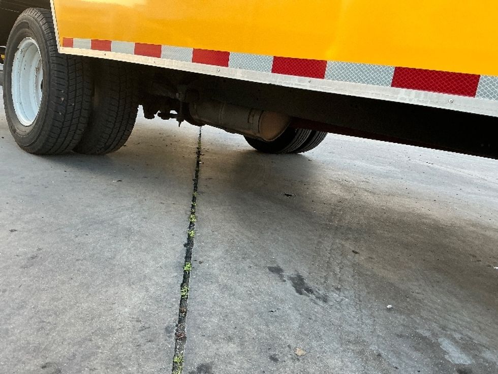 Light Duty Box Truck-Light and Medium Duty Trucks-Ford-2022-E350-Fontana-CA-103,023\n\t\tmiles-$ 28,750 - Image 14