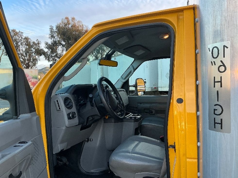 Light Duty Box Truck-Light and Medium Duty Trucks-Ford-2022-E350-Fontana-CA-103,023\n\t\tmiles-$ 28,750 - Image 16