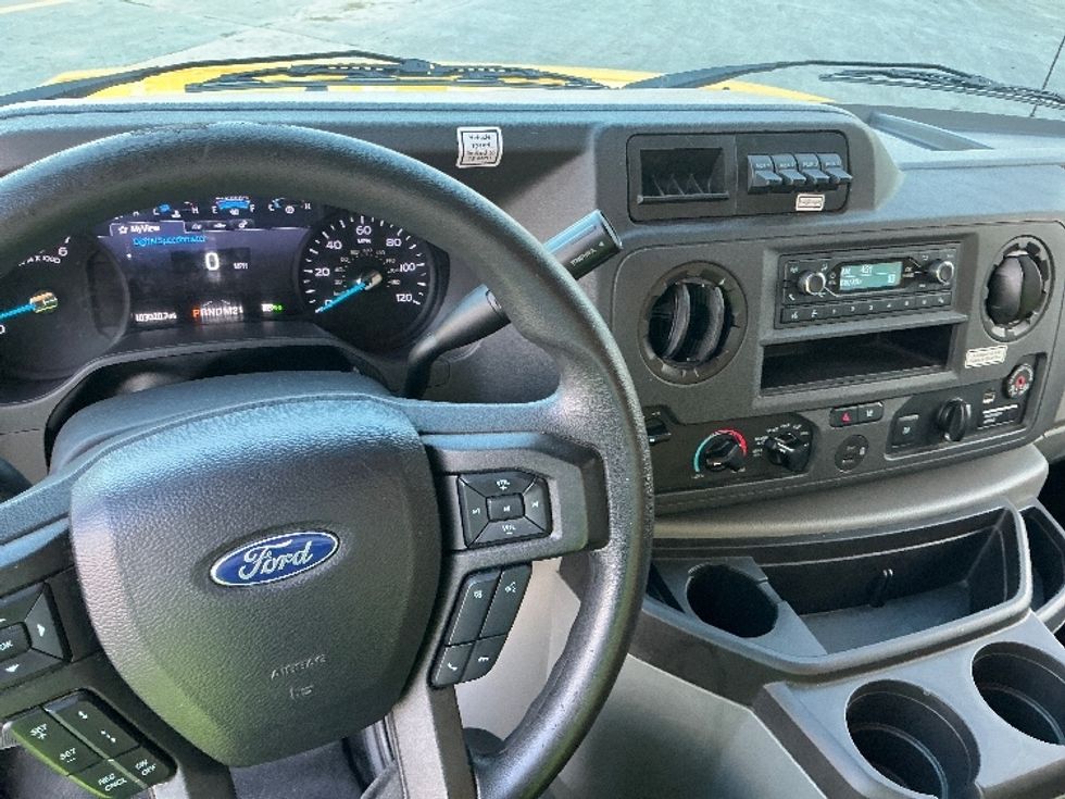 Light Duty Box Truck-Light and Medium Duty Trucks-Ford-2022-E350-Fontana-CA-103,023\n\t\tmiles-$ 28,750 - Image 18