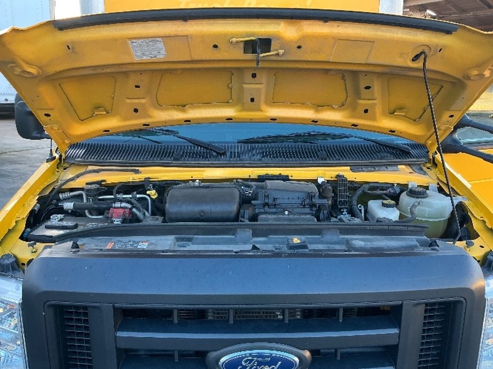 Light Duty Box Truck-Light and Medium Duty Trucks-Ford-2022-E350-Fontana-CA-103,023\n\t\tmiles-$ 28,750 - Image 23