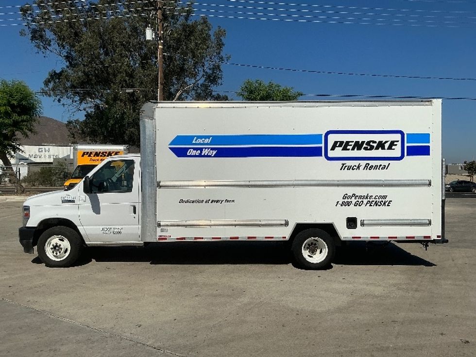 Light Duty Box Truck-Light and Medium Duty Trucks-Ford-2022-E350-Fontana-CA-104,503\n\t\tmiles-$ 30,750 - Image 4