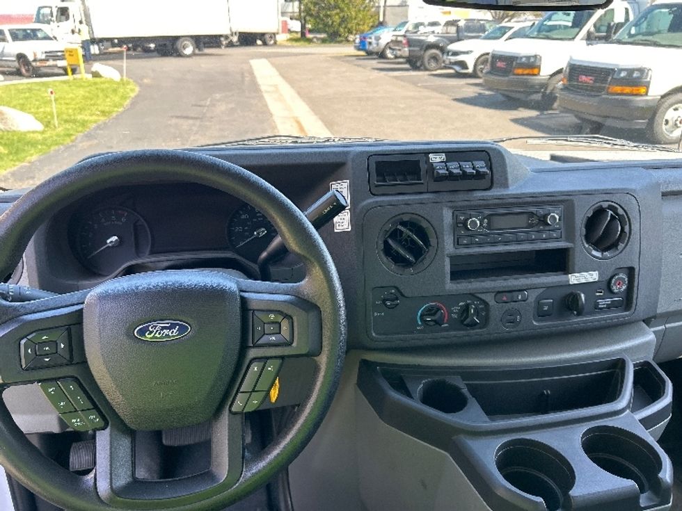 Light Duty Box Truck-Light and Medium Duty Trucks-Ford-2022-E350-Fontana-CA-130,349\n\t\tmiles-$ 27,000 - Image 18