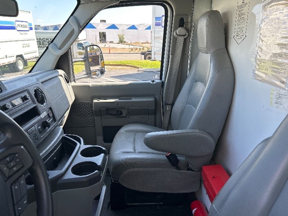 Light Duty Box Truck-Light and Medium Duty Trucks-Ford-2022-E350-Fontana-CA-130,349\n\t\tmiles-$ 27,000 - Image 20