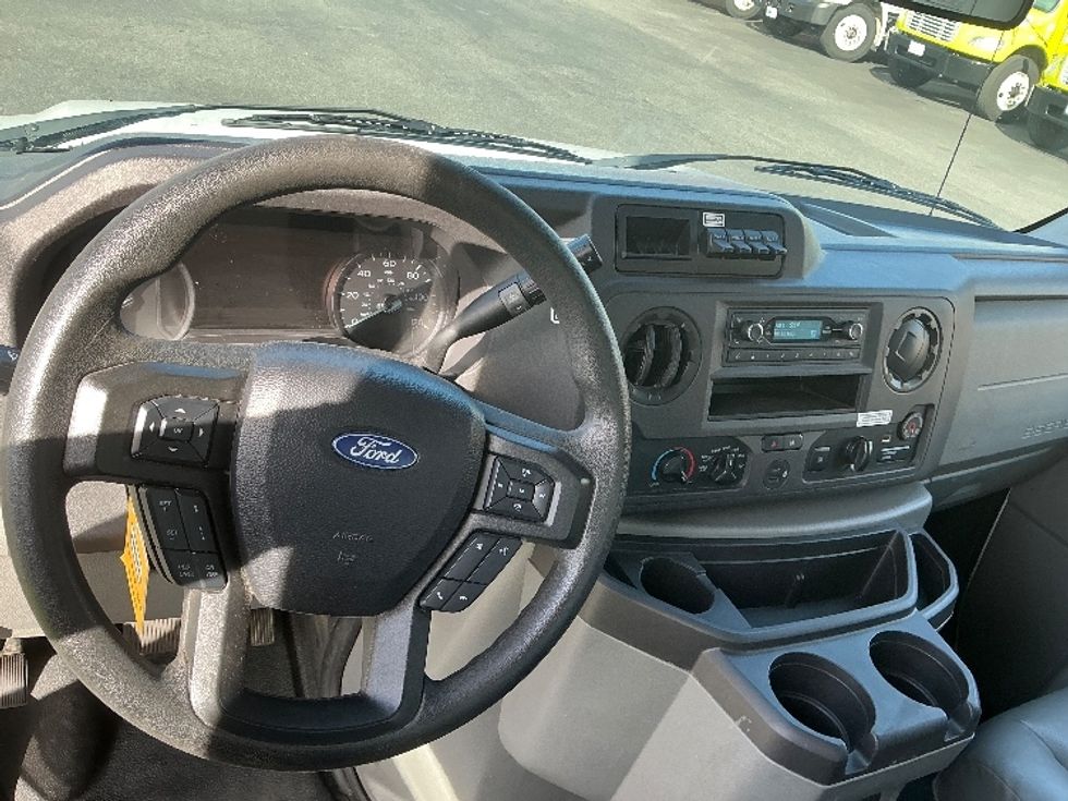 Light Duty Box Truck-Light and Medium Duty Trucks-Ford-2022-E350-Fontana-CA-130,371\n\t\tmiles-$ 27,000 - Image 18