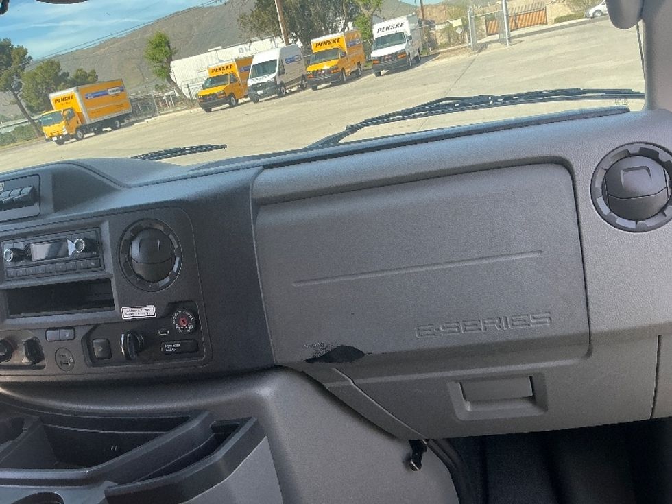 Light Duty Box Truck-Light and Medium Duty Trucks-Ford-2022-E350-Fontana-CA-135,970\n\t\tmiles-$ 23,000 - Image 21