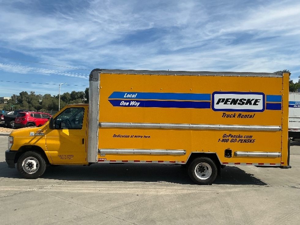 Light Duty Box Truck-Light and Medium Duty Trucks-Ford-2022-E350-Fontana-CA-135,970\n\t\tmiles-$ 23,000 - Image 4